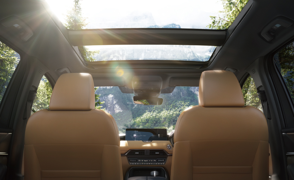 CX-60 sunroof1